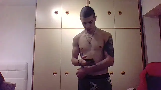 Snapshot of BigDickEnrg7195 chatting on January 2025 11:45:02 PM BigDickEnrg7195 online show from January 2025 11:45:02 PM