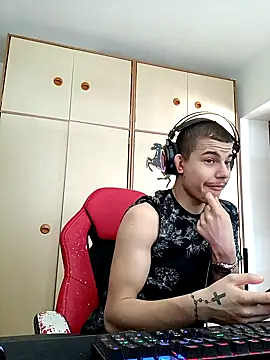 Snapshot of BigDickEnrg7195 chatting on February 2025 11:21:02 AM BigDickEnrg7195 online show from February 2025 11:21:02 AM