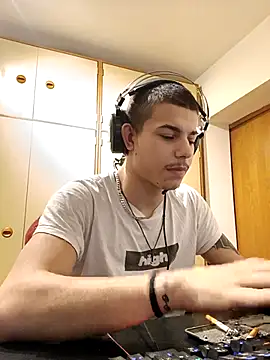 Snapshot of BigDickEnrg7195 chatting on February 2025 10:10:02 PM BigDickEnrg7195 online show from February 2025 10:10:02 PM