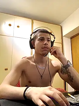 Snapshot of BigDickEnrg7195 chatting on February 2025 04:01:01 AM BigDickEnrg7195 online show from February 2025 04:01:01 AM