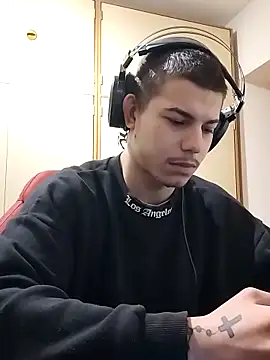 Snapshot of BigDickEnrg7195 chatting on February 2025 09:54:01 PM BigDickEnrg7195 online show from February 2025 09:54:01 PM