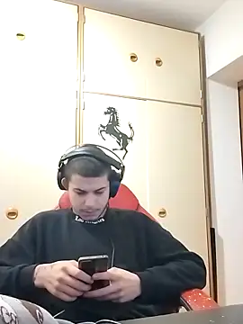 Snapshot of BigDickEnrg7195 chatting on February 2025 09:37:02 PM BigDickEnrg7195 online show from February 2025 09:37:02 PM