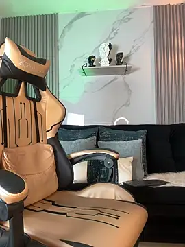 jaxon colton online show from November 2025 04:01:02 AM