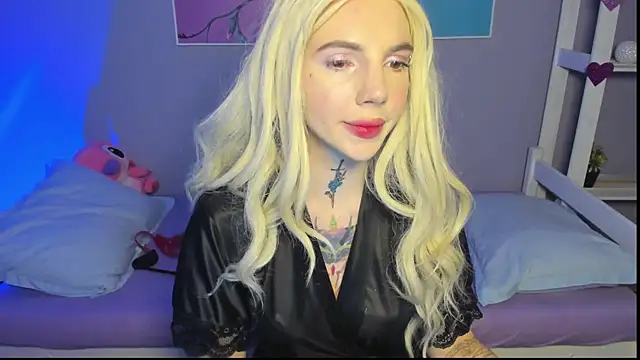 Snapshot of AnneTenet chatting on January 2025 06:05:02 AM AnneTenet online show from January 2025 06:05:02 AM