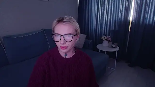 Snapshot of AnneTenet chatting on October 2025 09:28:02 AM AnneTenet online show from October 2025 09:28:02 AM