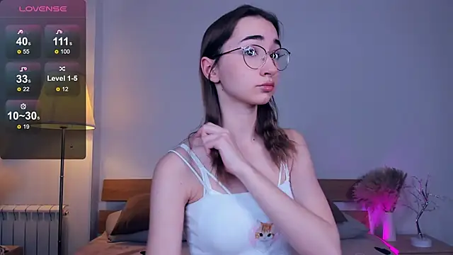 Snapshot of PollyBeev chatting on January 2025 11:22:01 AM PollyBeev online show from January 2025 11:22:01 AM