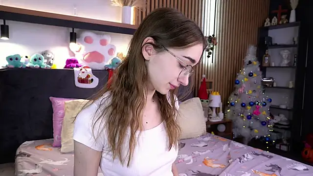 Snapshot of PollyBeev chatting on November 2025 07:22:02 AM PollyBeev online show from November 2025 07:22:02 AM