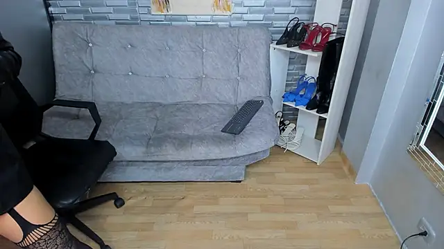 coniie jhons online show from March 2025 05:27:02 PM