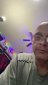 Snapshot of Buffshagswell chatting on May 2026 11:22:01 PM Buffshagswell online show from May 2026 11:22:01 PM
