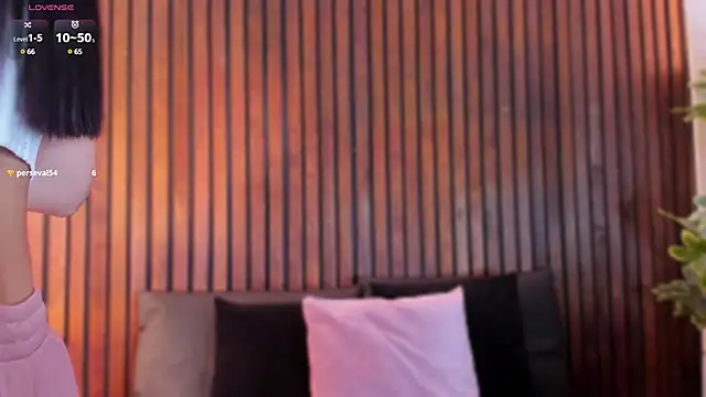 Jennmiiller  online show from February 2025 11:50:02 AM