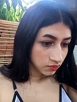 Snapshot of Julix_A chatting on February 2025 06:37:01 PM Julix A online show from February 2025 06:37:01 PM