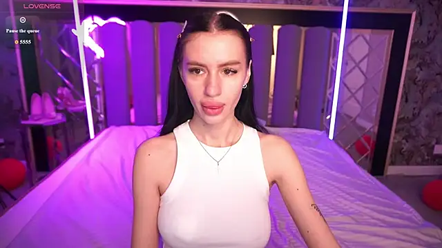 Snow WhiteeeX online show from March 2026 06:35:01 AM