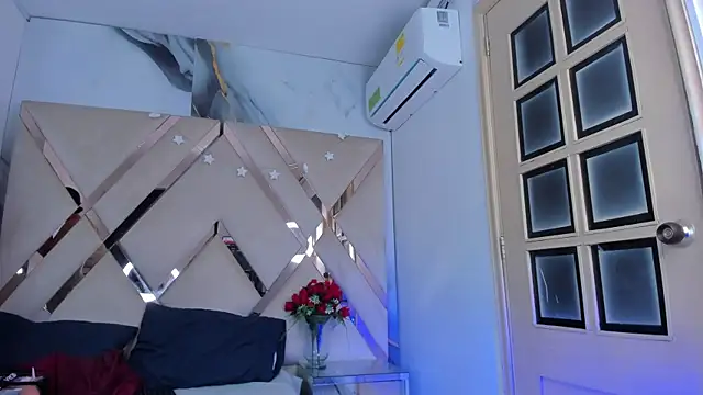 ninaht online show from November 2025 08:36:02 PM