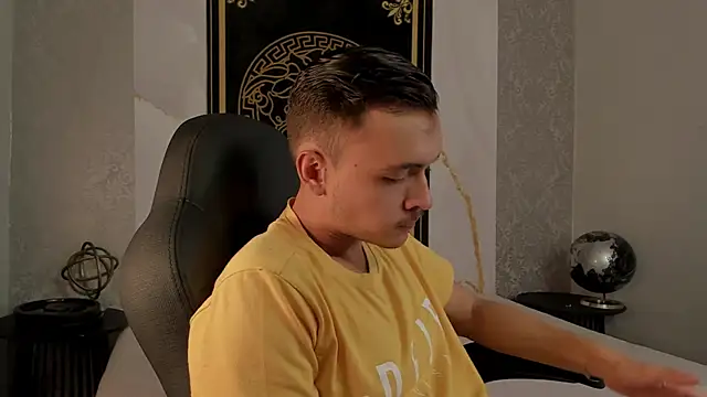 Desmon Clark online show from February 2025 06:35:02 PM