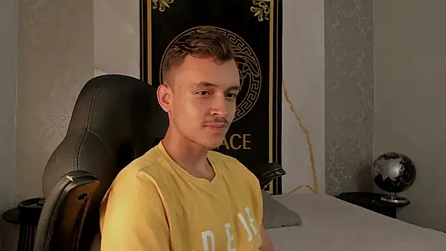 Desmon Clark online show from February 2025 09:42:02 PM