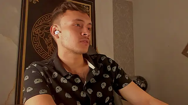 Desmon Clark online show from October 2025 10:28:02 PM