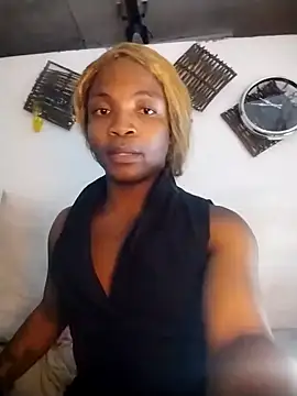 Snapshot of RoyalQueenxx chatting on February 2025 10:15:01 PM RoyalQueenxx online show from February 2025 10:15:01 PM