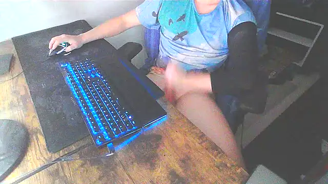 Snapshot of WouldLovetoFuckYou666 chatting on December 2024 10:19:01 PM WouldLovetoFuckYou666 online show from December 2024 10:19:01 PM