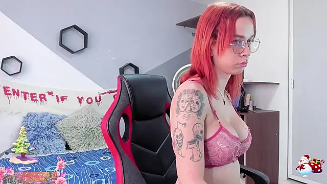 Danniela rivera online show from December 2024 03:06:01 PM