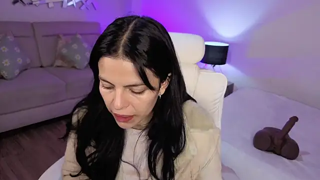 Snapshot of Eliie_Ruizz chatting on April 2026 04:30:02 AM Eliie Ruizz online show from April 2026 04:30:02 AM