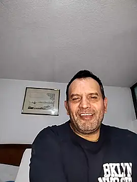 RogueTraveler online show from October 2025 02:48:02 AM