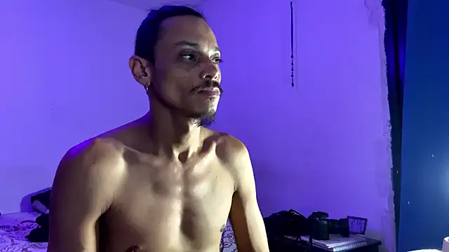 Snapshot of villanocat chatting on January 2025 03:00:02 AM villanocat online show from January 2025 03:00:02 AM