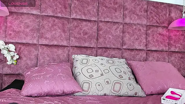 Liah Grey8 online show from February 2025 08:45:02 PM