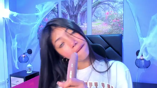 KimberlyVillaLobos online show from November 2025 11:43:01 AM