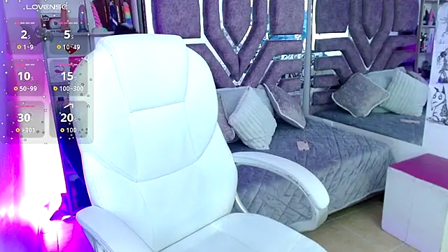 AliceWalker 11 online show from November 2025 09:14:01 PM