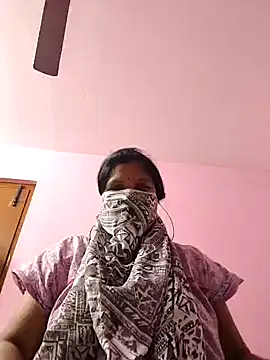 Snapshot of Lilly-queen chatting on January 2025 07:17:02 PM Lilly-queen online show from January 2025 07:17:02 PM