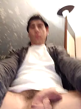 Snapshot of ElyasMatt chatting on January 2025 05:51:02 PM ElyasMatt online show from January 2025 05:51:02 PM