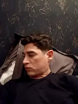 Snapshot of ElyasMatt chatting on January 2025 05:06:01 PM ElyasMatt online show from January 2025 05:06:01 PM