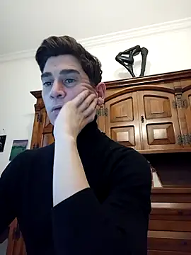 Snapshot of ElyasMatt chatting on February 2025 04:40:02 PM ElyasMatt online show from February 2025 04:40:02 PM