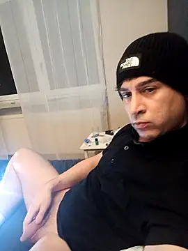 Snapshot of ElyasMatt chatting on November 2025 05:01:02 PM ElyasMatt online show from November 2025 05:01:02 PM