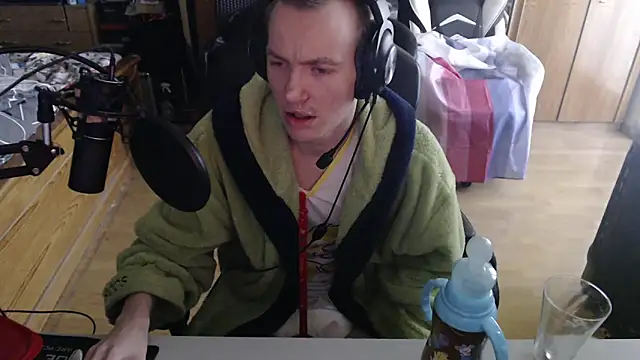 BabyDracoDarkfang online show from April 2026 10:26:01 AM