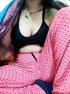 Snapshot of hottysameera chatting on December 2024 03:40:01 AM hottysameera online show from December 2024 03:40:01 AM