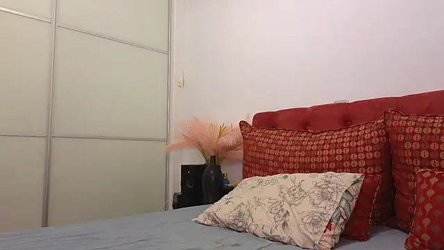  Maddalena  online show from February 2025 09:32:02 PM