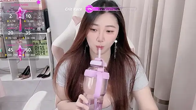 Snapshot of Stars_Elyn chatting on November 2025 10:25:02 AM Stars Elyn online show from November 2025 10:25:02 AM