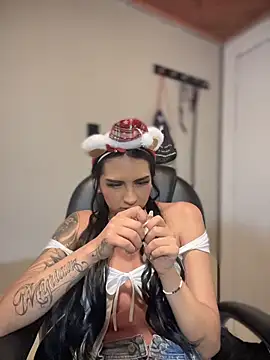 Hilary pinkk online show from December 2025 02:53:02 AM