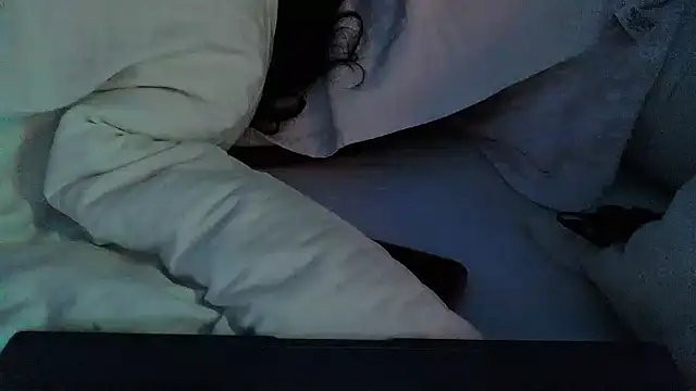Snapshot of queen-chamss chatting on May 2026 11:45:02 PM queen-chamss online show from May 2026 11:45:02 PM