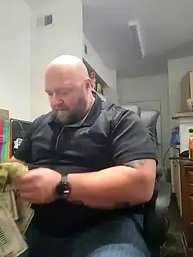 Strong Bear89 online show from January 2025 09:22:02 AM