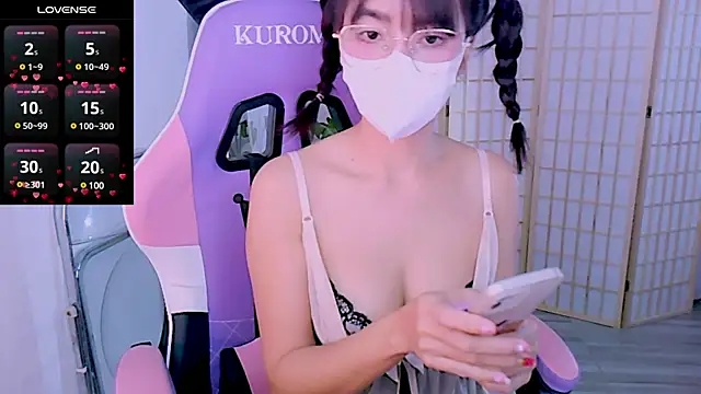 Snapshot of desiregirl69 chatting on February 2025 03:42:02 PM desiregirl69 online show from February 2025 03:42:02 PM