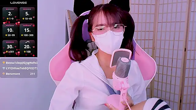 Snapshot of desiregirl69 chatting on February 2025 09:16:02 PM desiregirl69 online show from February 2025 09:16:02 PM