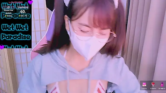 Snapshot of desiregirl69 chatting on September 2025 03:38:02 PM desiregirl69 online show from September 2025 03:38:02 PM