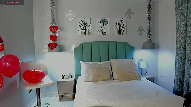 Khenta Michells online show from February 2025 10:38:02 AM