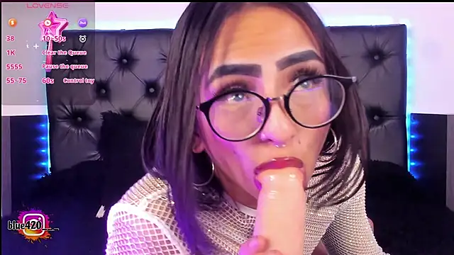 Snapshot of Skyler__blue4 chatting on February 2025 10:37:02 AM Skyler  blue4 online show from February 2025 10:37:02 AM