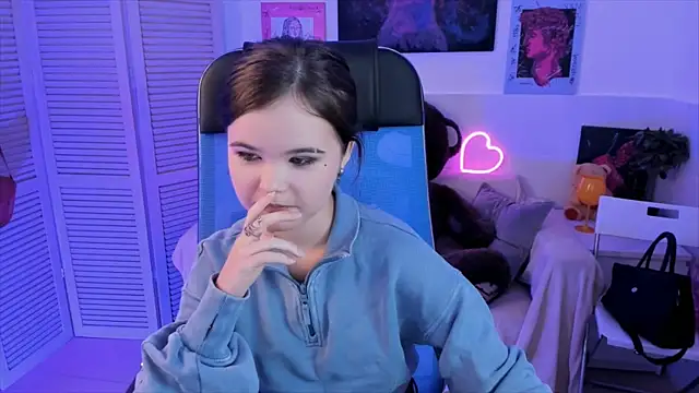 Elainebeness online show from September 2025 07:14:01 PM