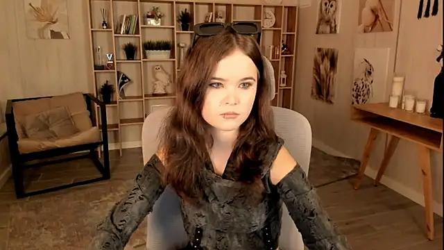 Elainebeness online show from September 2025 07:28:01 PM