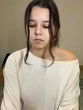 PoppyRobinson online show from December 2024 11:29:01 AM