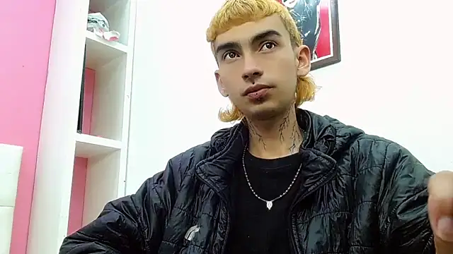 Snapshot of ttimy_x_boy chatting on February 2026 07:18:01 PM ttimy x boy online show from February 2026 07:18:01 PM